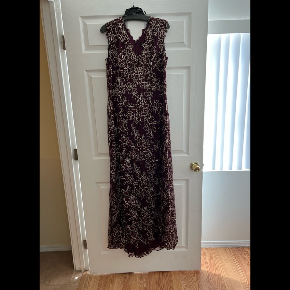 Tadashi size 16 Burgundy gown
